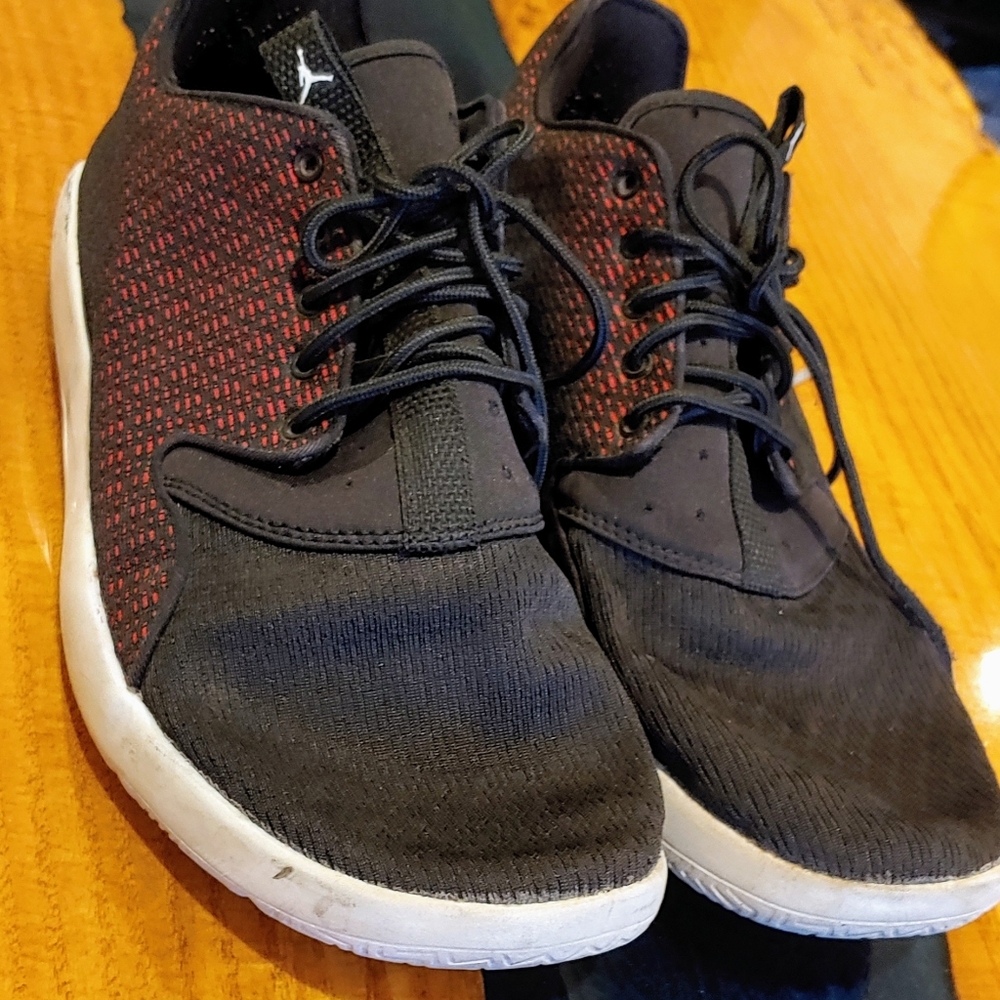 Black/Red Air Jordans size 8.5